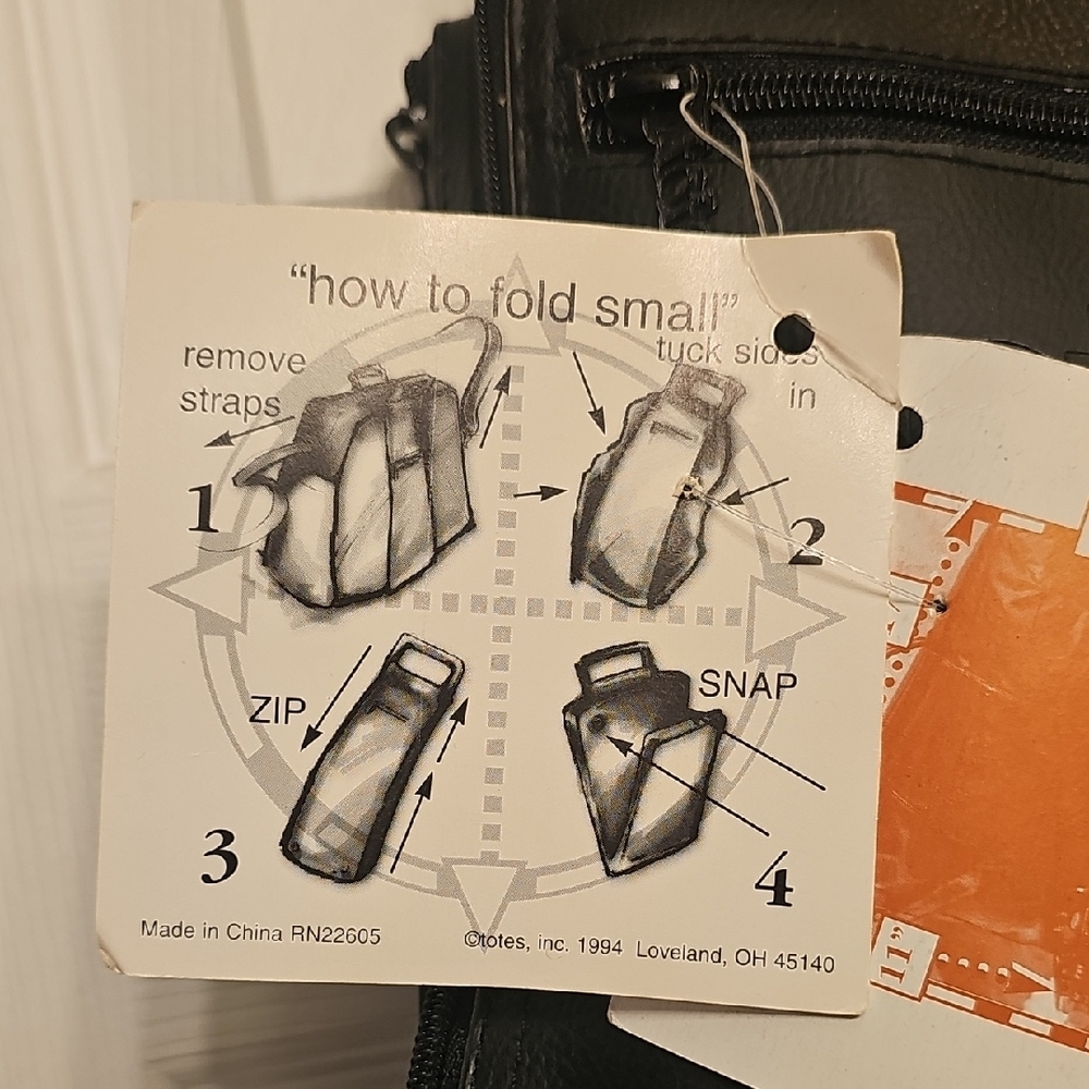 Totes Onyx Toiletry Bag for Men - Picture 6 of 10